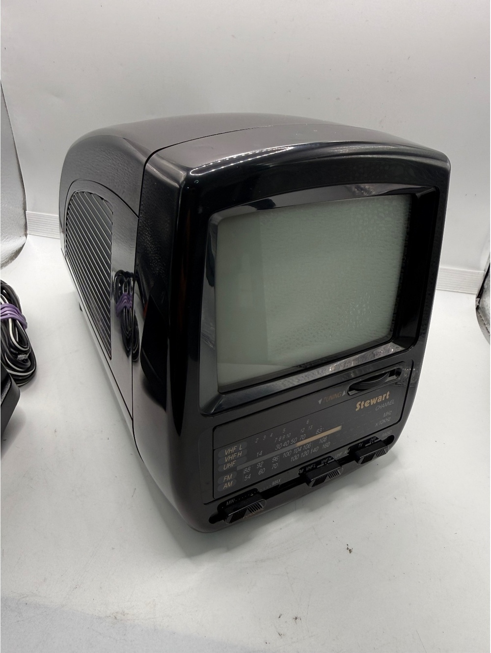 Vintage Stewart ST-4 4.5” B&W Portable CRT TV AM/FM Radio 1990 w/ Box Cords
